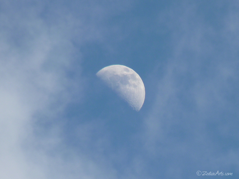 20140605-1802-P1120358-Clouds-Moon3