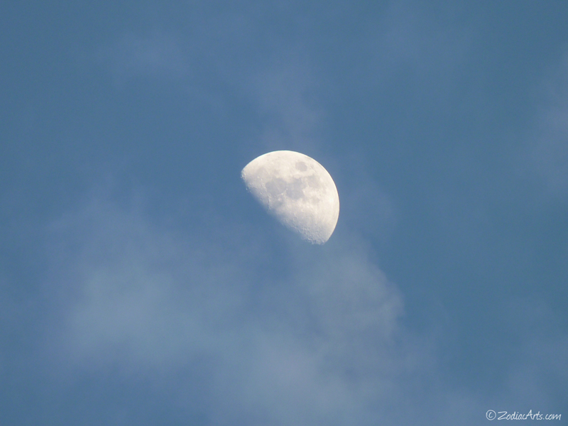 20150226-1824-P1160894-Moon3-Clouds
