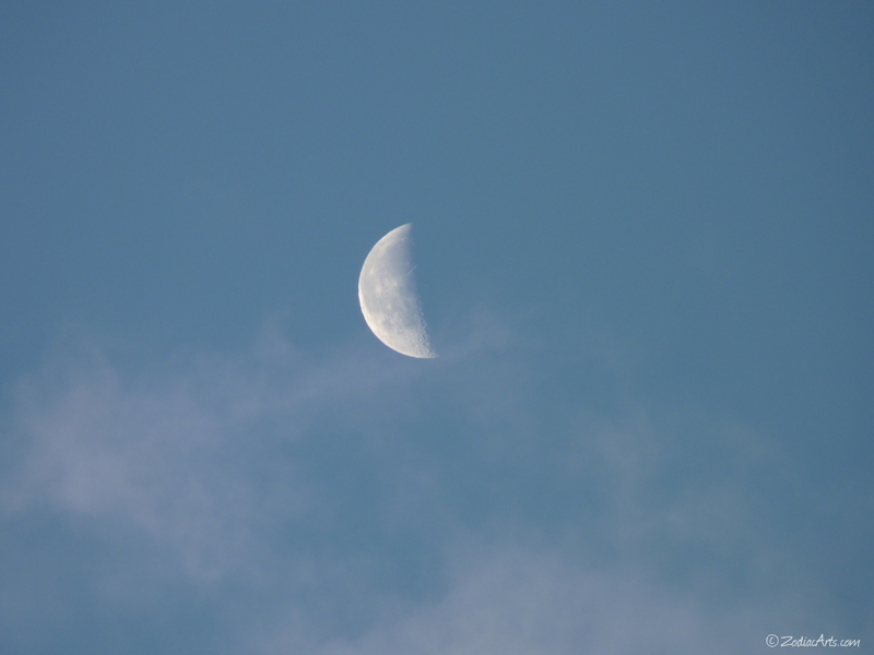 20140719-0623-P1130111-Moon7-Clouds
