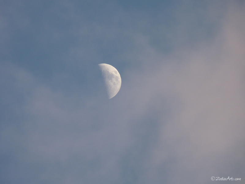 20150623-1906-P1180639-Moon3-Clouds