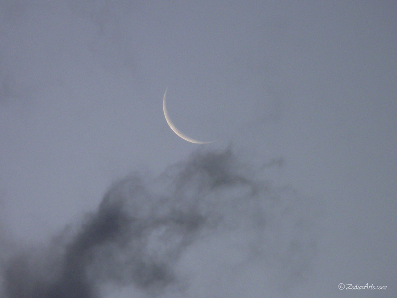 20160504-0556-P1310579-Moon8-Clouds